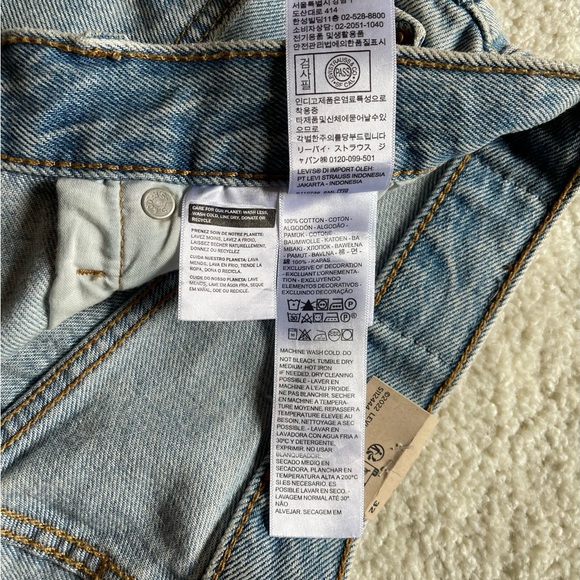 NWT Levi’s 501 Women's Light Blue Jean Shorts Size 32 - Picture 12 of 12